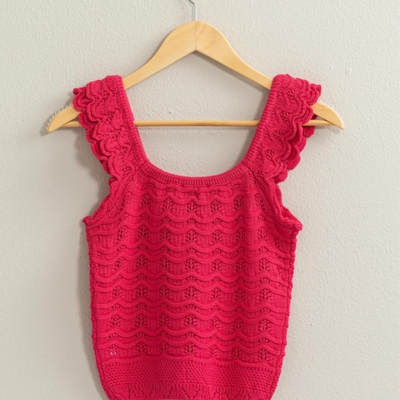 #93.Romance Crochet top scalloped detailed straps NWT - Picture 3 of 4